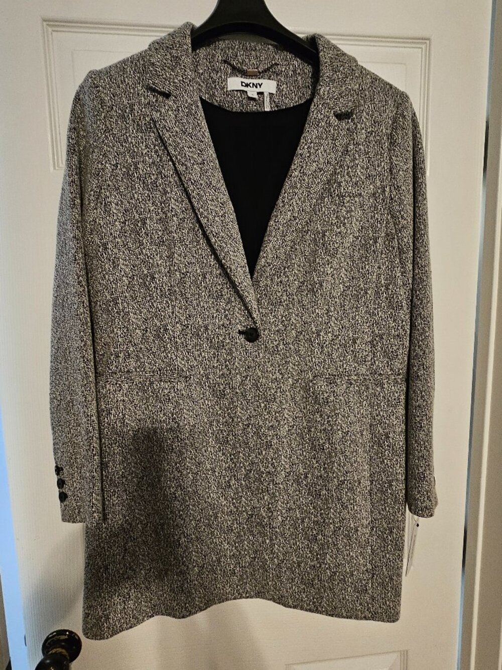 DKNY Women's Notch Lapel Single Button Long Sleeve Jacket